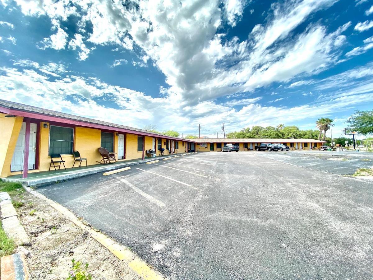 Tropic Motel アランサス・パス エクステリア 写真