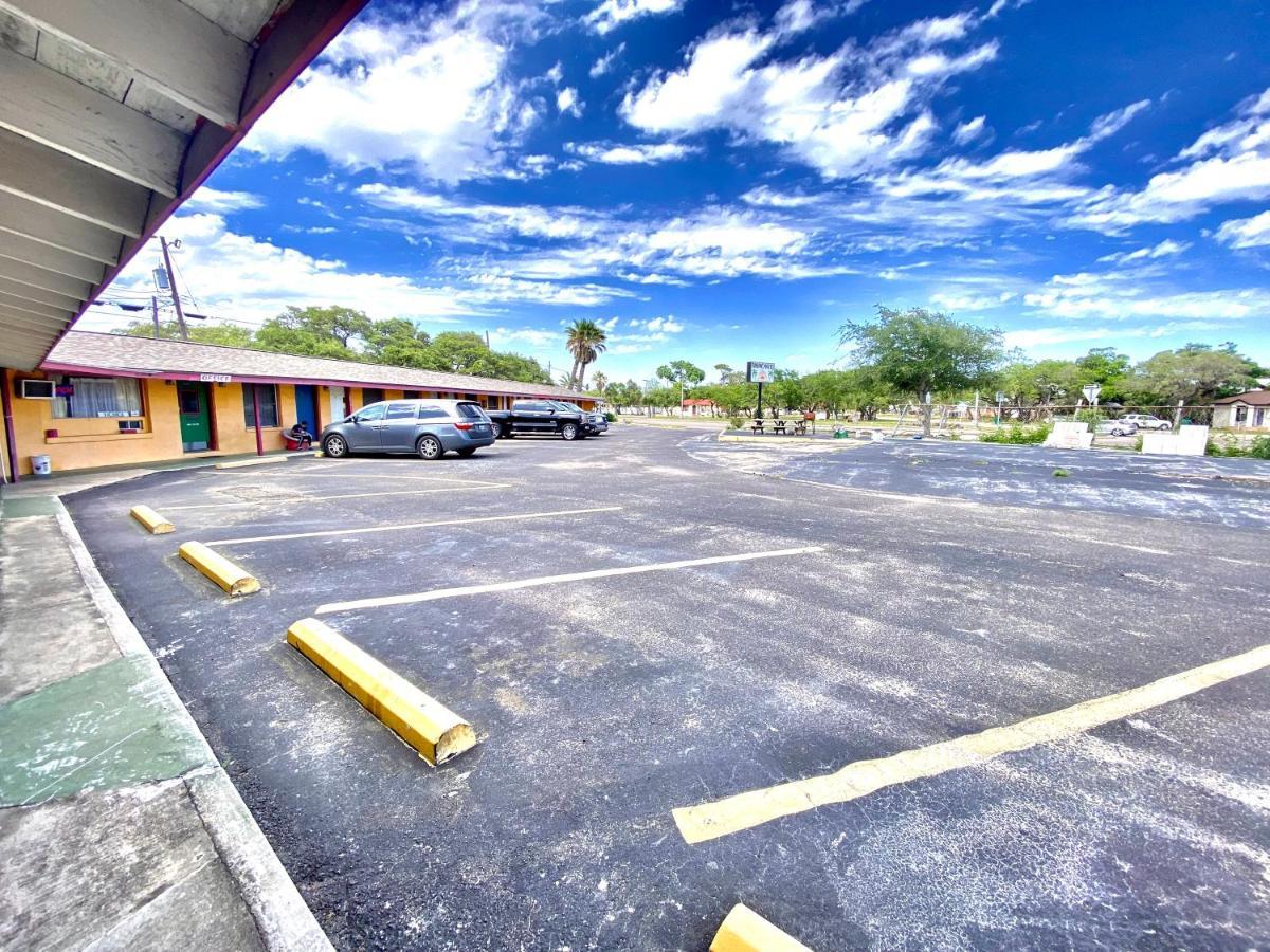 Tropic Motel アランサス・パス エクステリア 写真