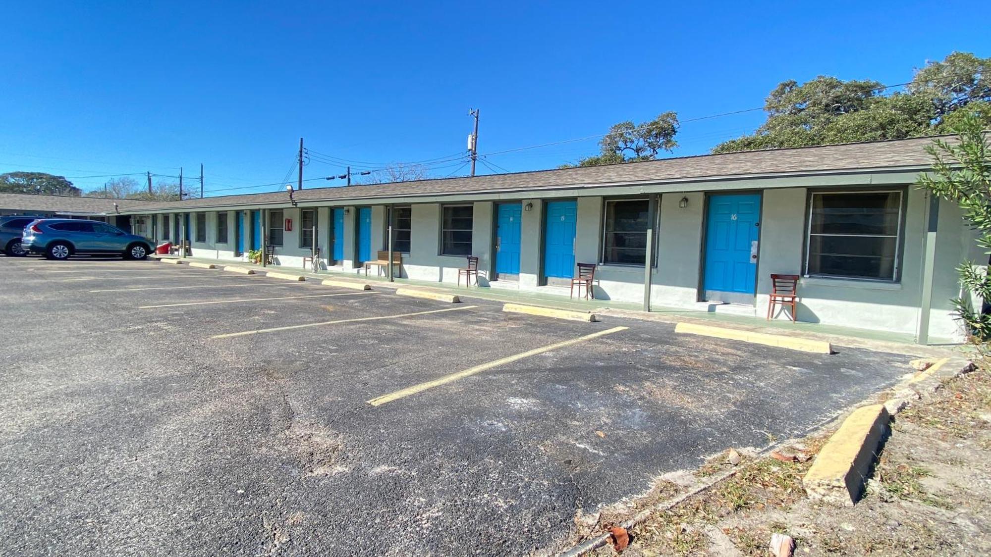 Tropic Motel アランサス・パス エクステリア 写真