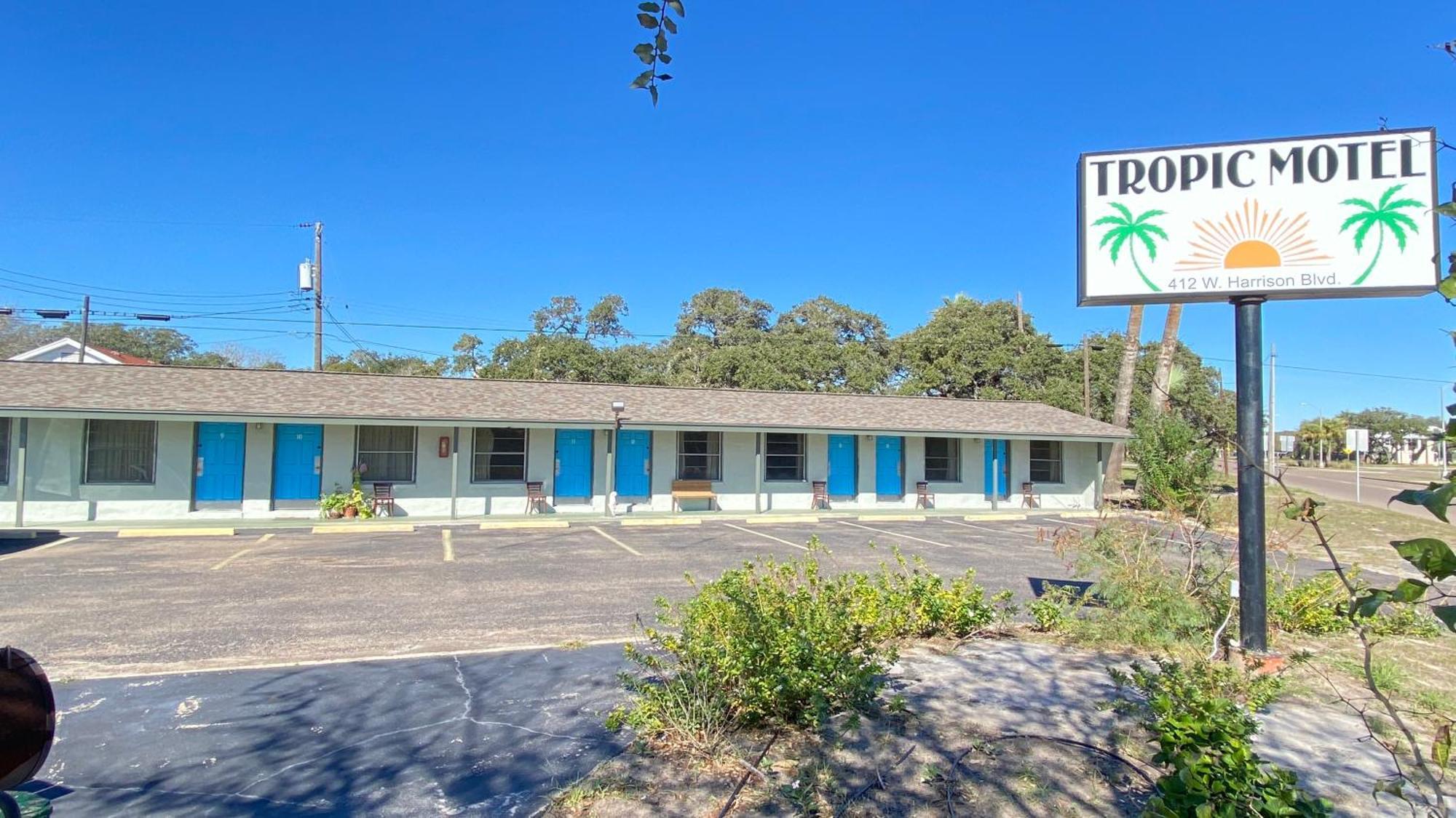 Tropic Motel アランサス・パス エクステリア 写真